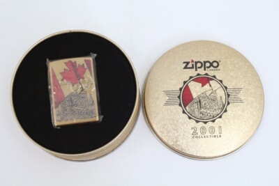 Zippo ジッポ Zippo CANADA 2001 COLLECTIBLEの買取り品の画像